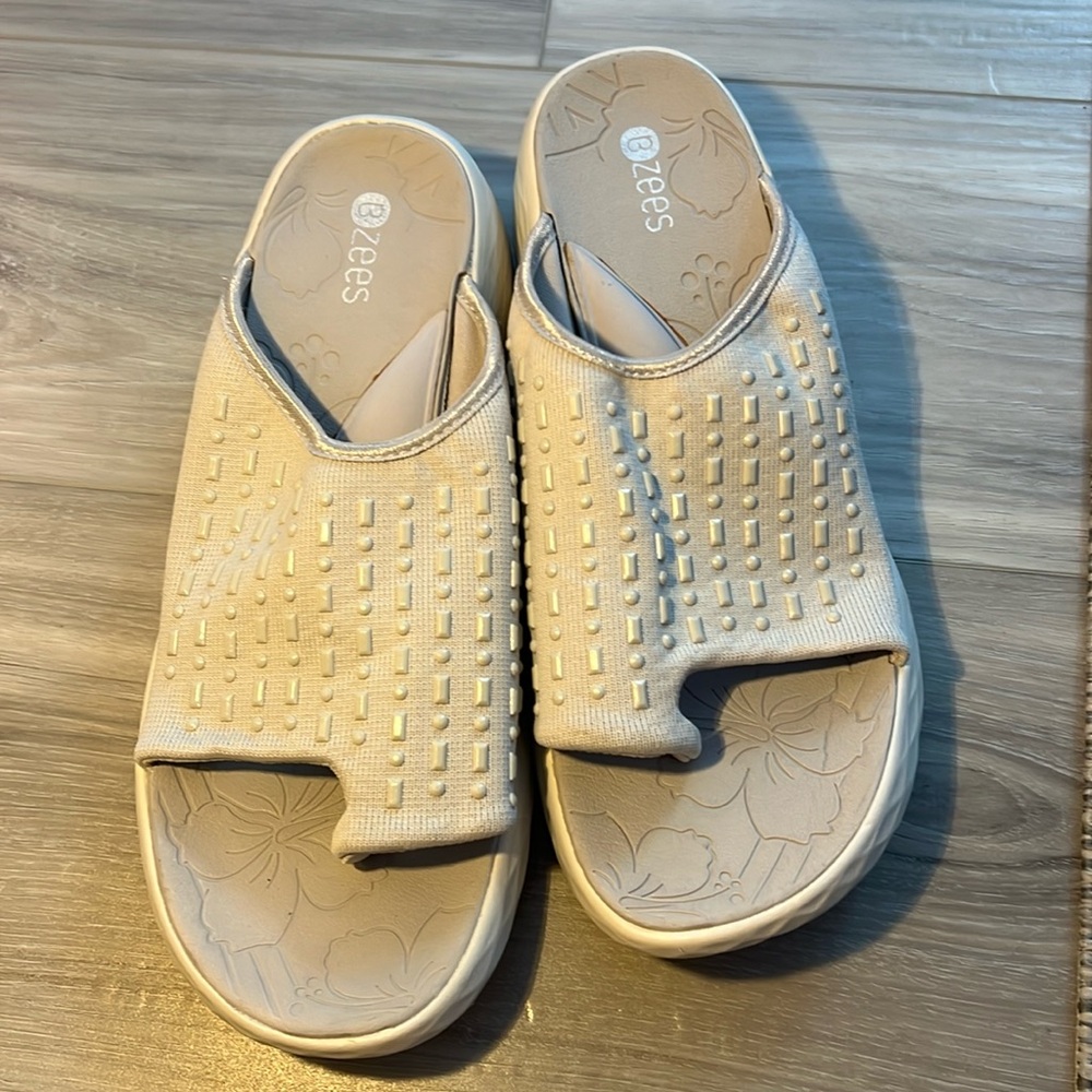 Bees flip flops
